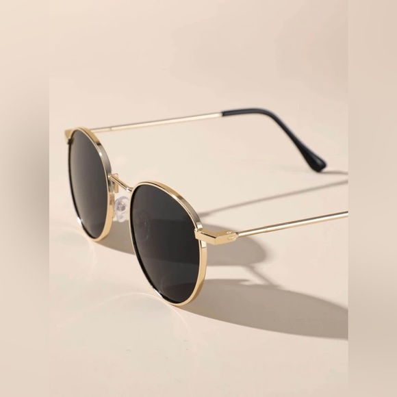 Sun glasses - Picture 4 of 5